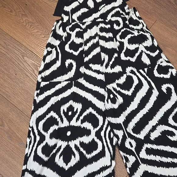 ANTHROPOLOGIE CONSTANCE BLACK AND WHITE WIDE LEG OVERALLS SIZE MED.   #7354 - Picture 5 of 10